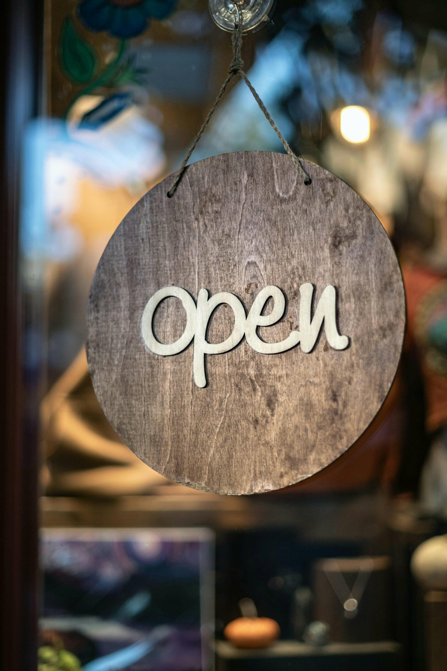 Cómo hacer carteles publicitarios paso a paso para tu negocio